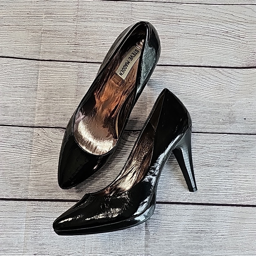 Steve Madden 9.5 classic black pumps